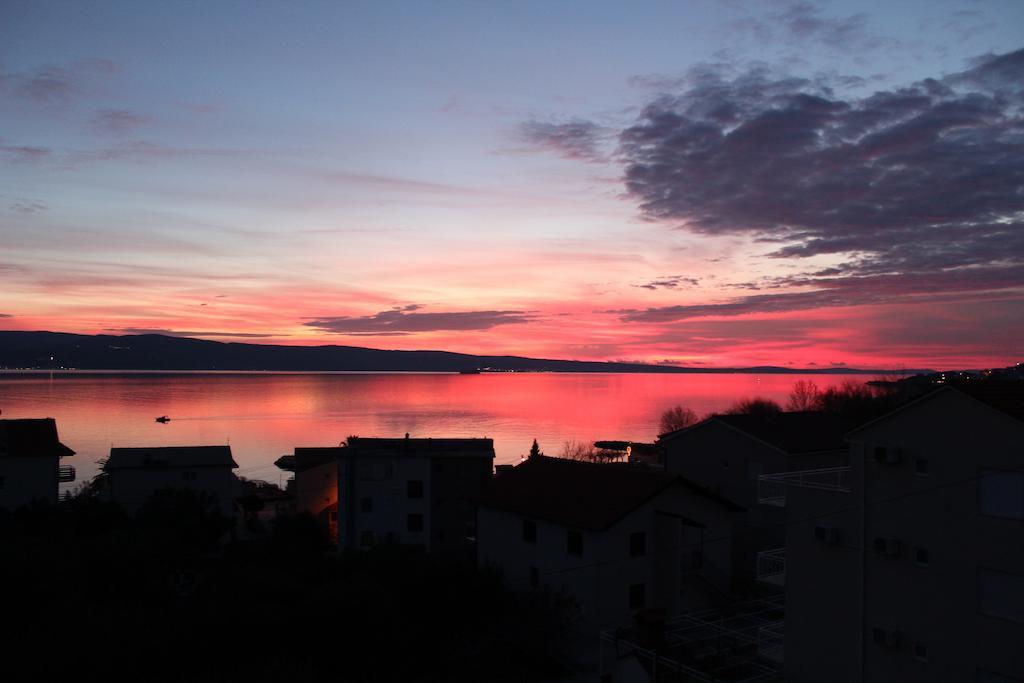 Apartments Petrada Omis Exterior photo