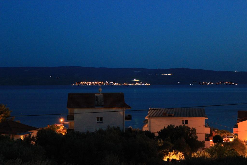 Apartments Petrada Omis Exterior photo