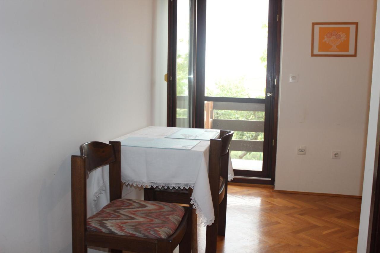 Apartments Petrada Omis Exterior photo